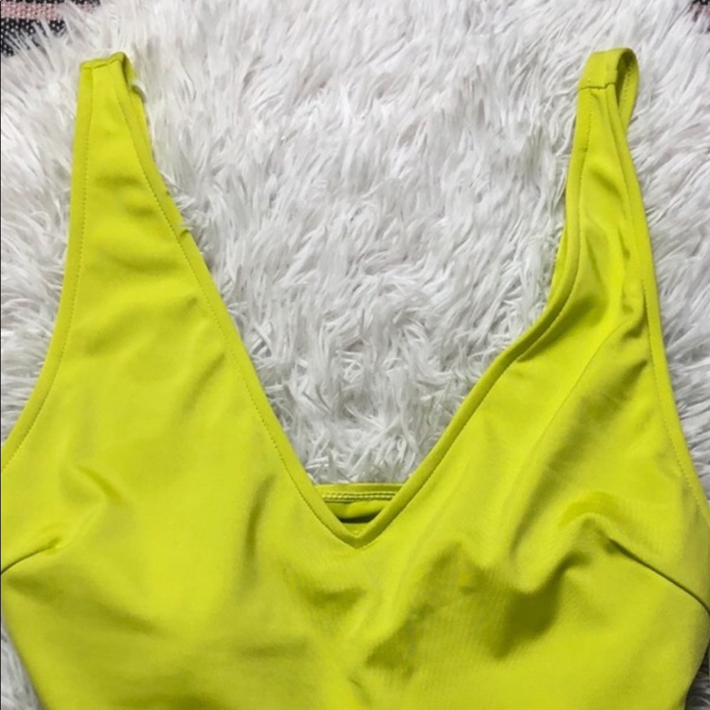 Kortni jeane Green peplum